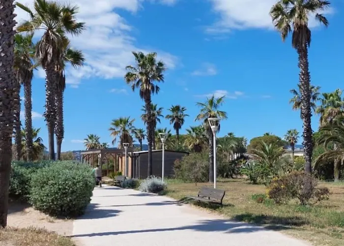 Bord De Et Base Nature فيلة Fréjus