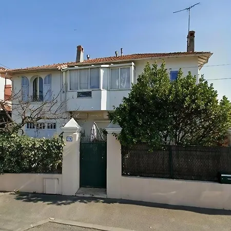 Vila Bord De Et Base Nature